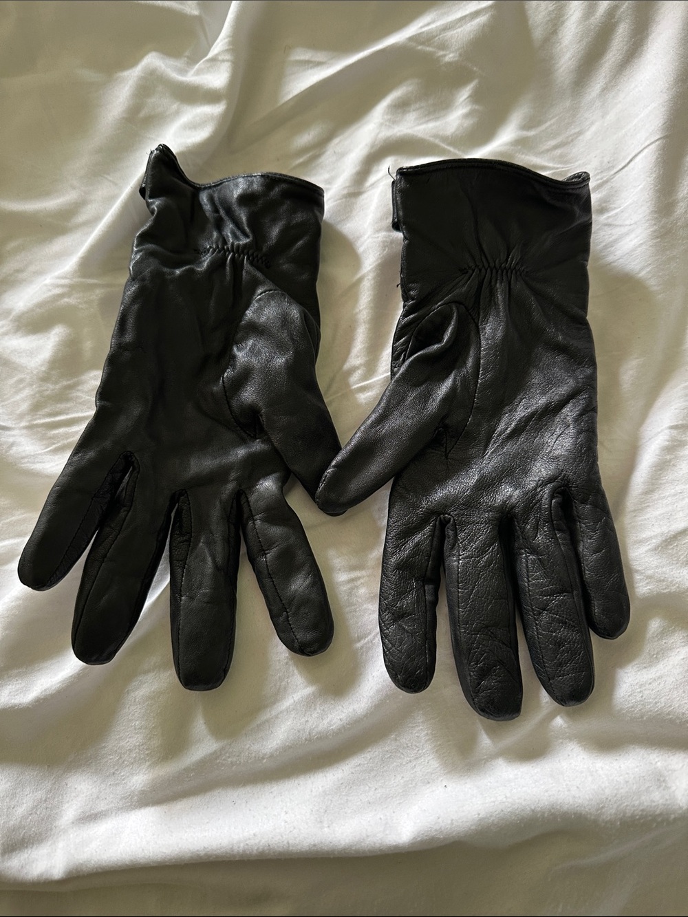 Michael Kors Black Quilted Leather Gloves with Gold Hardware - Picture 6 of 8